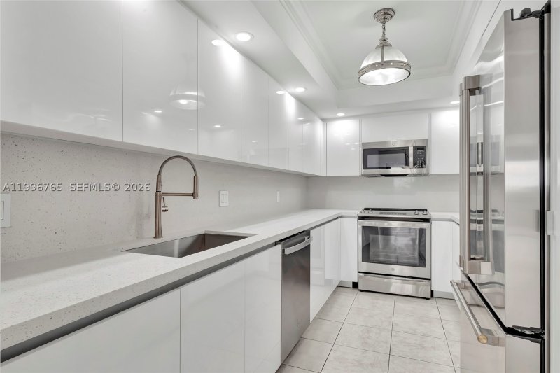 Condo for sale at Yacht Harbour 16G