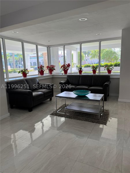 Condo for sale at Crandon Tower 43