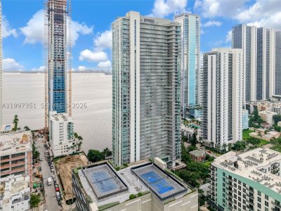 Alquiler de apartamento en Icon Bay 2908
