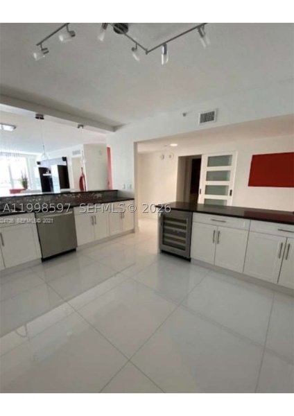 Alquiler de apartamento en Golden Bay Club 605