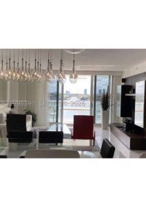 Alquiler de apartamento en Golden Bay Club 605