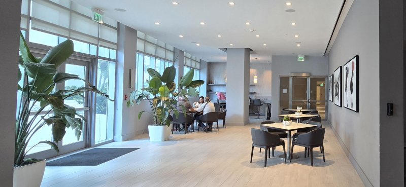 Condo for sale at Diplomat Residences 506