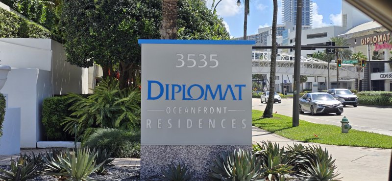 Condo for sale at Diplomat Residences 506