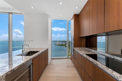 Comprar apartamento no Una Residences at Brickell 3602