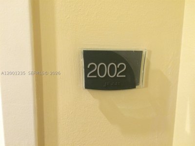 Comprar apartamento en Duo Condo 2002E