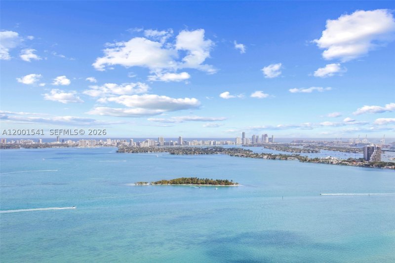 Comprar apartamento no Missoni Baia 3602