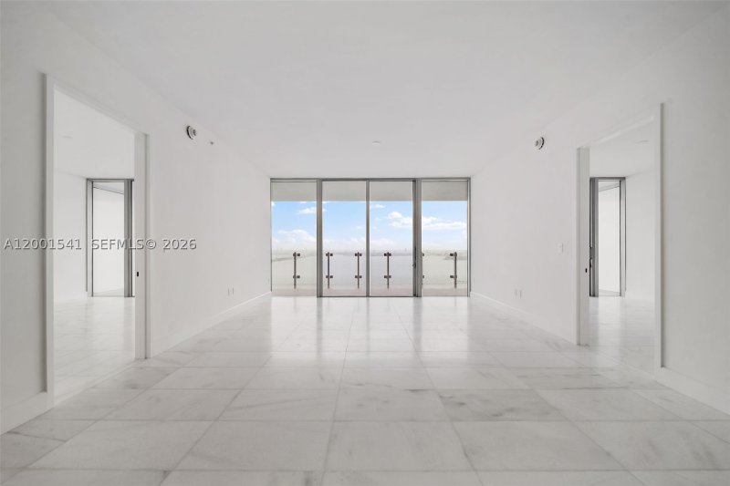 Comprar apartamento no Missoni Baia 3602
