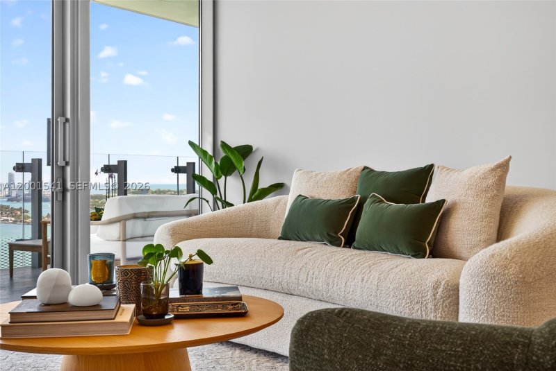 Comprar apartamento no Missoni Baia 3602