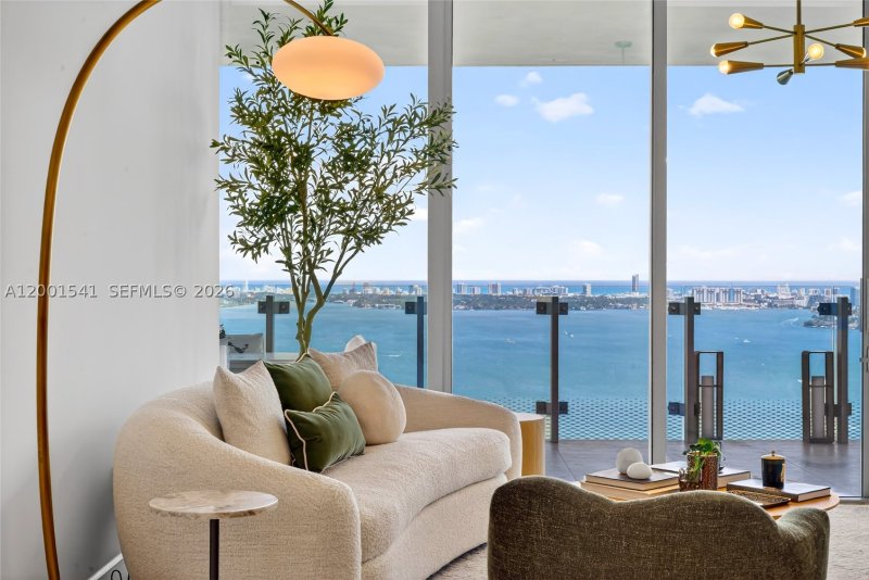 Comprar apartamento no Missoni Baia 3602