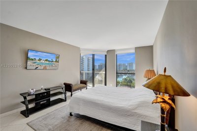 Aluguel de apartamento no Harbor Tower at Waterways 904