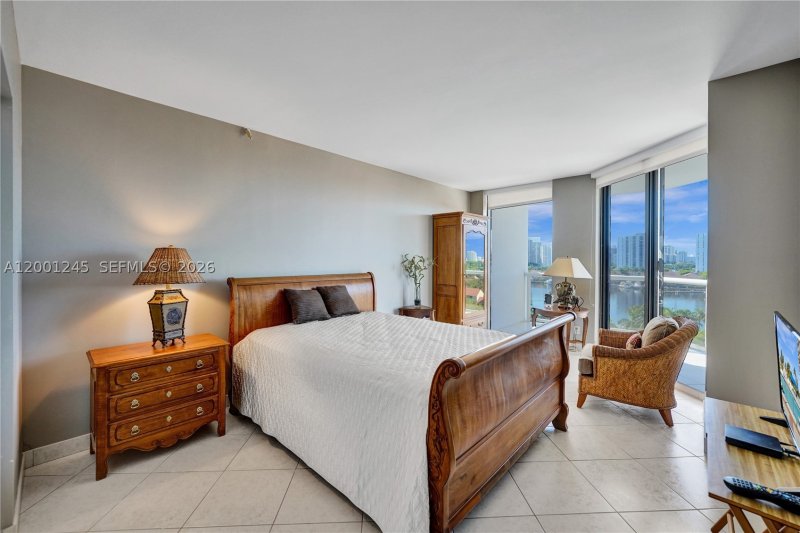 Alquiler de apartamento en Harbor Tower at Waterways 904