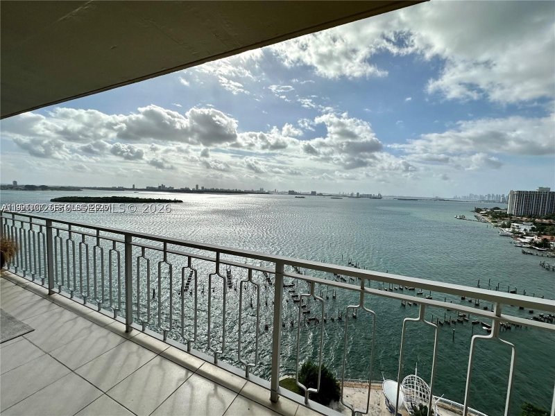 Condo for sale at The Jockey Club I 18E