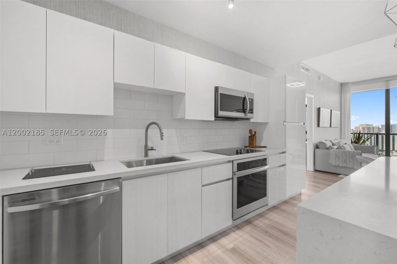Apartment for rent at Mondrian Hallandale 908