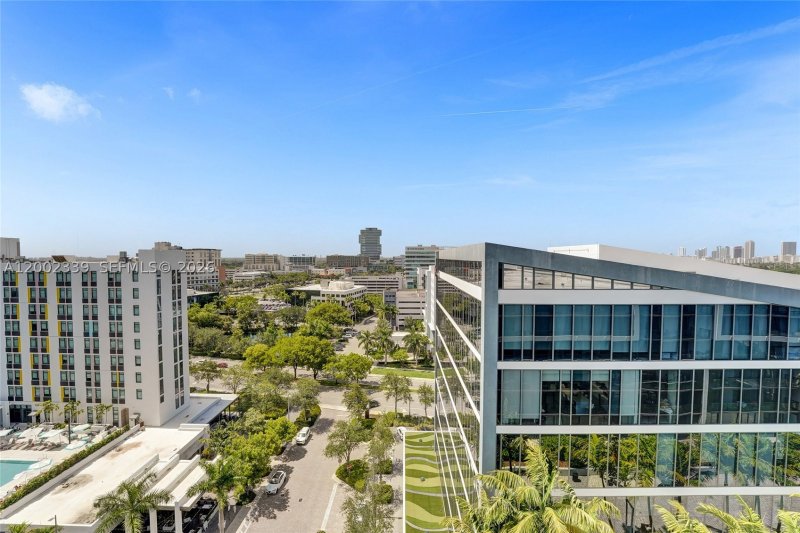 Condo for sale at ParkSquare Aventura 1205