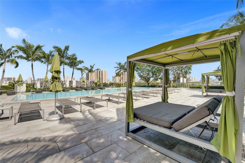 Condo for sale at ParkSquare Aventura 1205