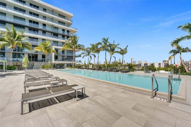 Condo for sale at ParkSquare Aventura 1205