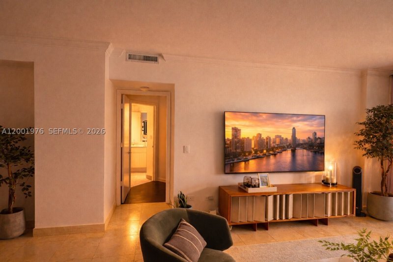 Comprar apartamento en Three Tequesta Point 905