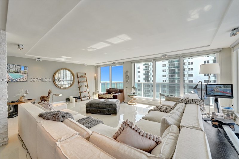 Condo for sale at Aquarius Towers 908S