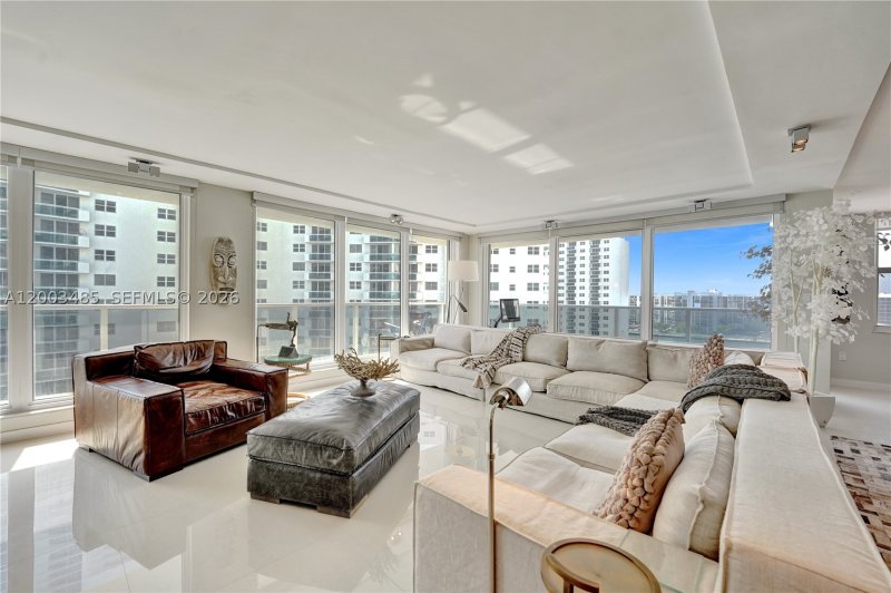 Condo for sale at Aquarius Towers 908S