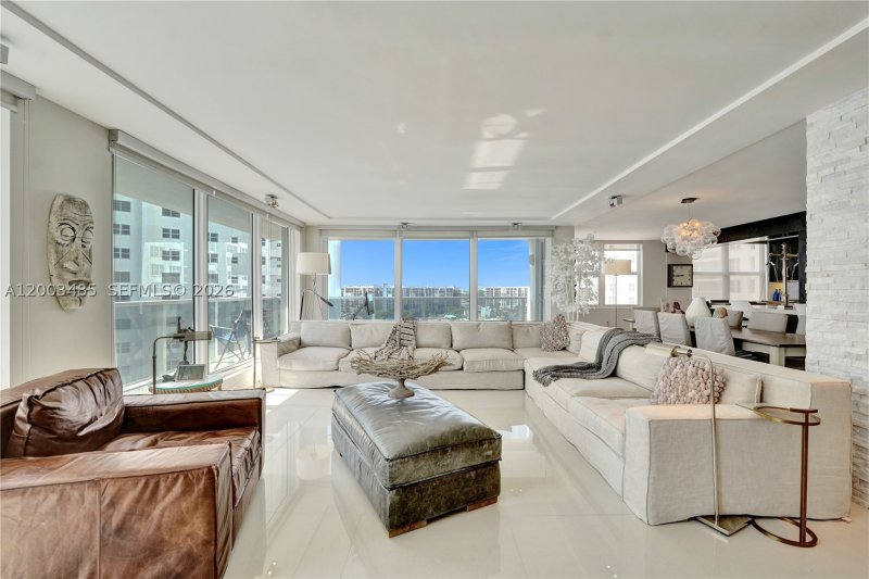 Condo for sale at Aquarius Towers 908S