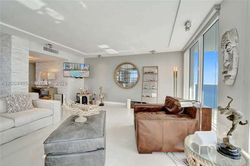 Condo for sale at Aquarius Towers 908S