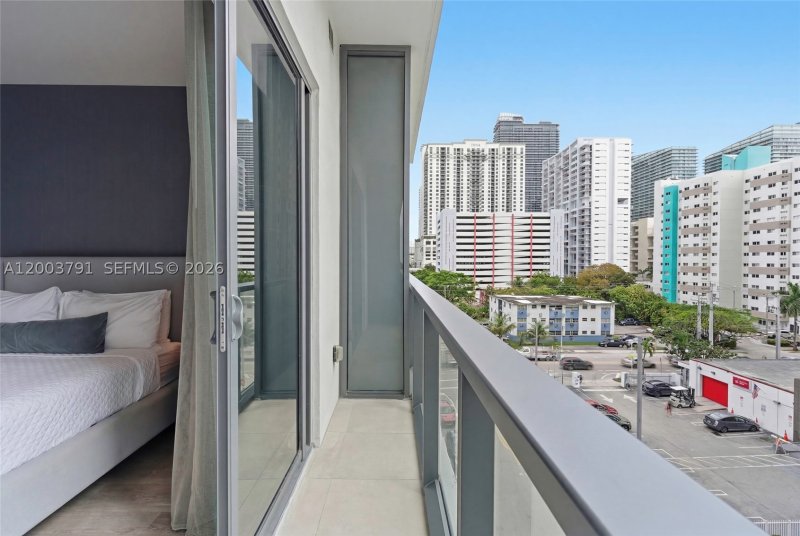 Condo for sale at Smart Brickell III 502