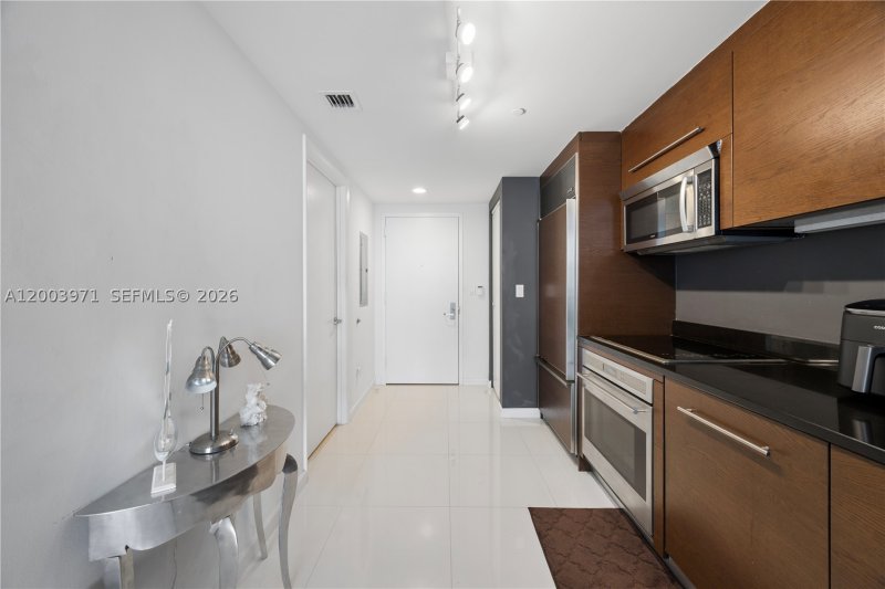 Condo for sale at Icon Brickell Tower I 3804