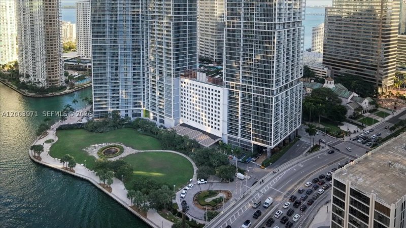 Condo for sale at Icon Brickell Tower I 3804
