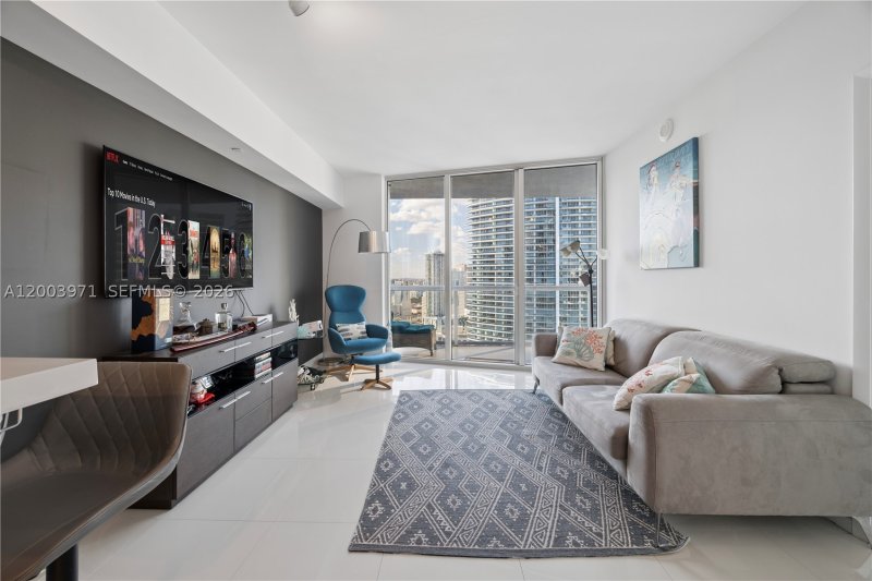 Condo for sale at Icon Brickell Tower I 3804