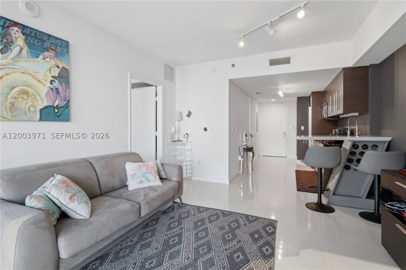Condo for sale at Icon Brickell Tower I 3804