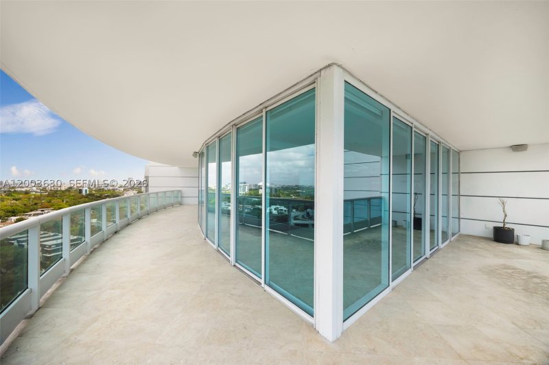 Condo for sale at Bristol Tower 1805