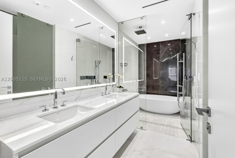 Condo for sale at Aston Martin Residences 1002