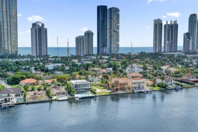 Comprar apartamento en Mystic Pointe 200 1709