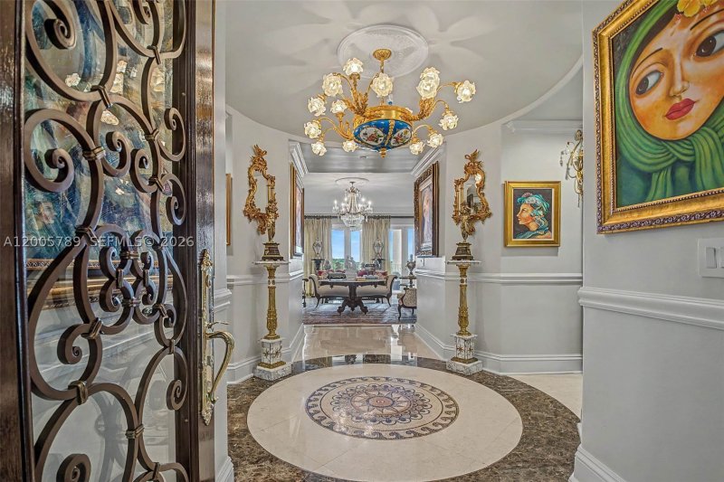 Condo for sale at Biltmore II 5