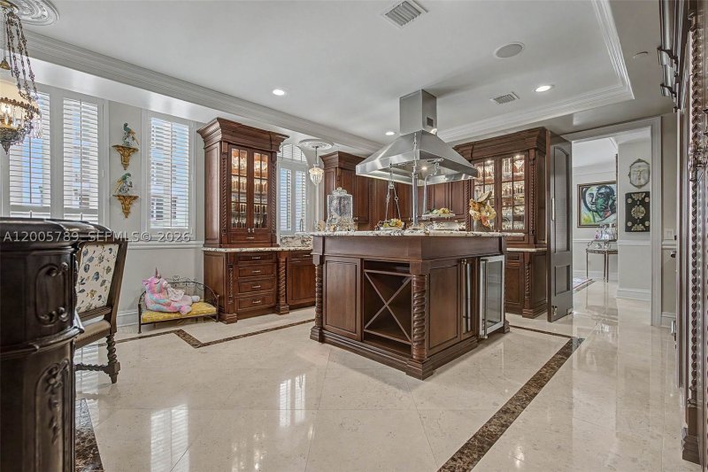 Condo for sale at Biltmore II 5