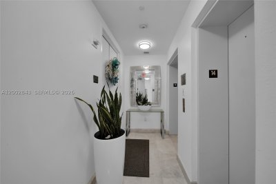 Aluguel de apartamento no Trump Tower One 1406