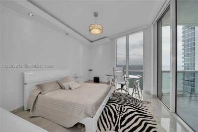 Aluguel de apartamento no Trump Tower One 1406