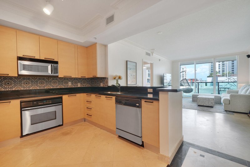 Condo for sale at 350 Las Olas Place 860