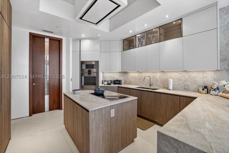 Condo for sale at Williams Island 2600 PH-1