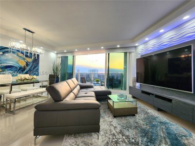 Aluguel de apartamento no Alexander Towers 1203