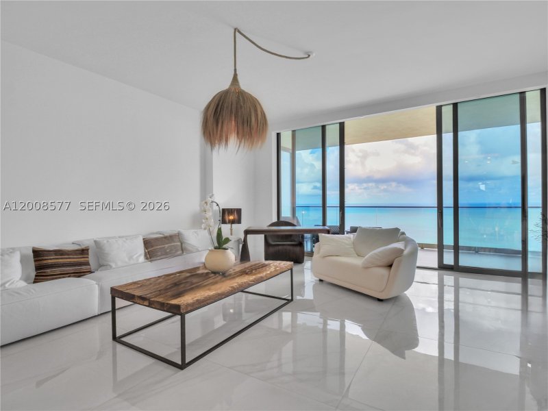 Alquiler de apartamento en Residences by Armani / Casa 4303