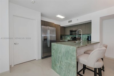 Aluguel de apartamento no Yacht Club at Portofino 2304
