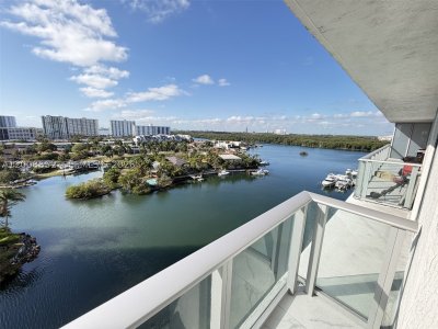 Parque Towers at St. Tropez Apt #5-1008