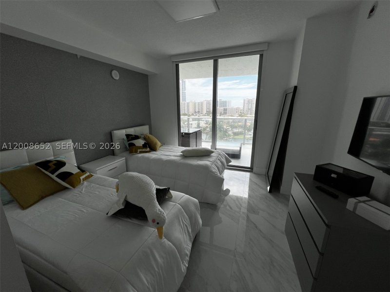 Apartment for rent at Parque Towers at St. Tropez 5-1008