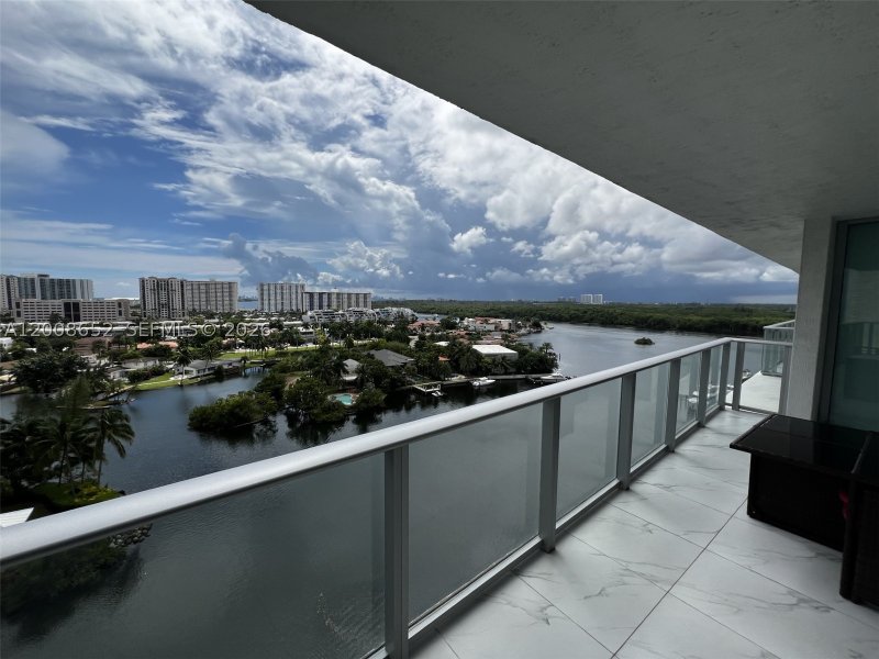 Apartment for rent at Parque Towers at St. Tropez 5-1008