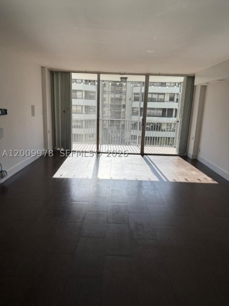 Apartment for rent at Island Breakers 6F