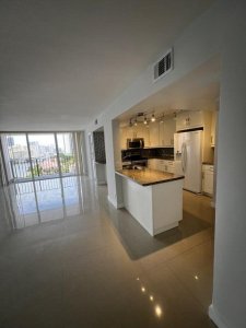 Comprar apartamento no 200 Leslie 1128