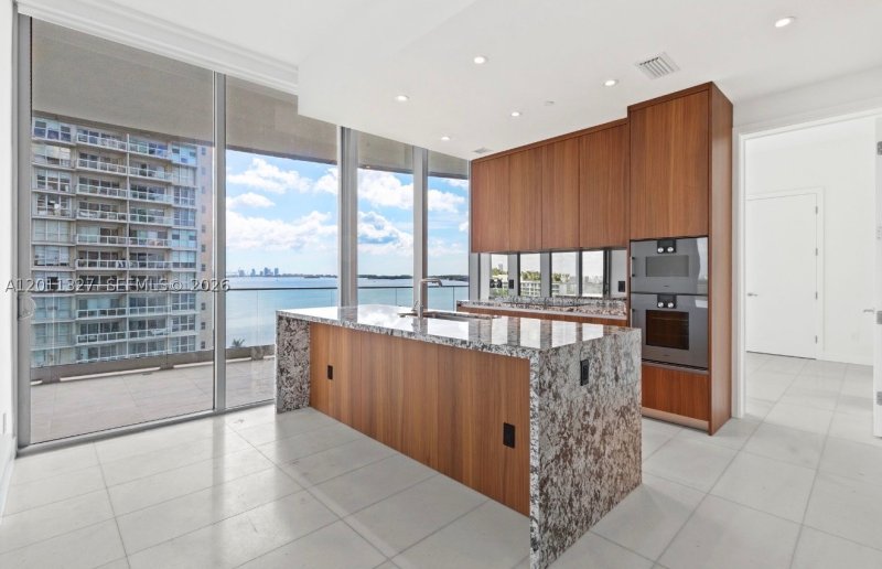 Alquiler de apartamento en Una Residences at Brickell 704