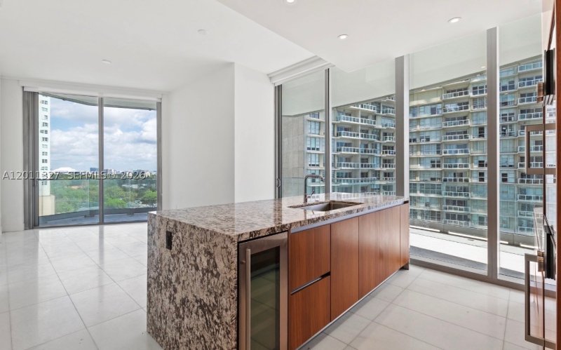 Alquiler de apartamento en Una Residences at Brickell 704