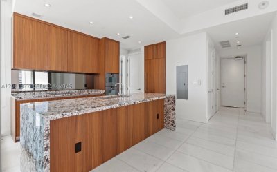 Alquiler de apartamento en Una Residences at Brickell 704
